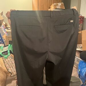 Men’s size 34x29 black Greg Norman Golf Pant